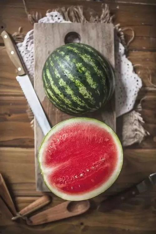 吃西瓜吃水瓜,西瓜与水瓜的甜蜜对决