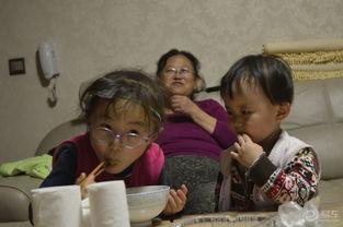 吃瓜领女儿,揭秘明星育儿日常